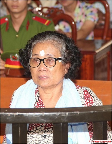 Vận chuyển 8kg vàng và hơn nửa tỷ đồng vượt biên, người phụ nữ Campuchia lãnh án